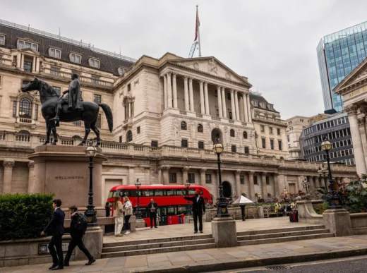 UK Economic Woes: Government and Central Bank Clash over Inflation