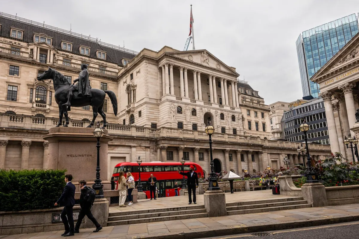 UK Economic Woes: Government and Central Bank Clash over Inflation