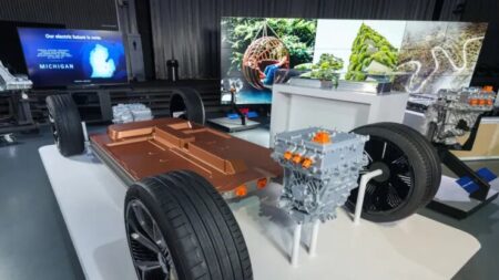 Ultium Cells and UAW Reach Agreement: 25% Pay Increase for EV Battery Workers