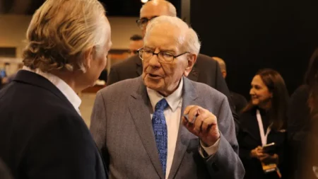 Warren Buffett Remains Unfazed by Fitch’s U.S. Credit Rating Downgrade