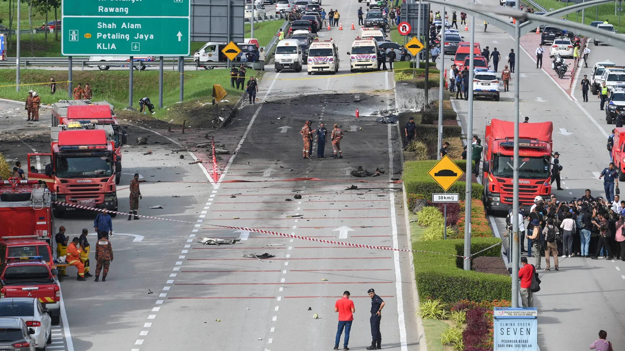 Tragedy Strikes: Fatal Plane Crash Claims 10 Lives on Malaysian Expressway