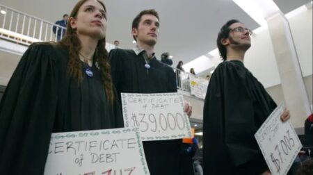 Chegg’s Innovative Approach: Easing Student Loan…