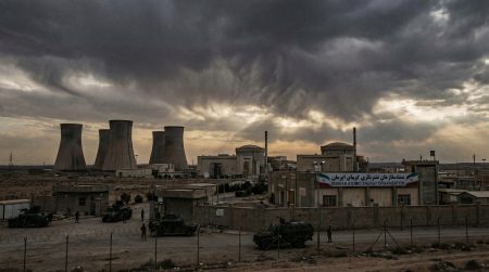 Iran Nuclear Brinkmanship: US Military Threats and the Shadow of War in the Middle East